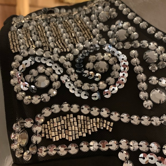 Black London dress company with quality sequins - Picture 8 of 15